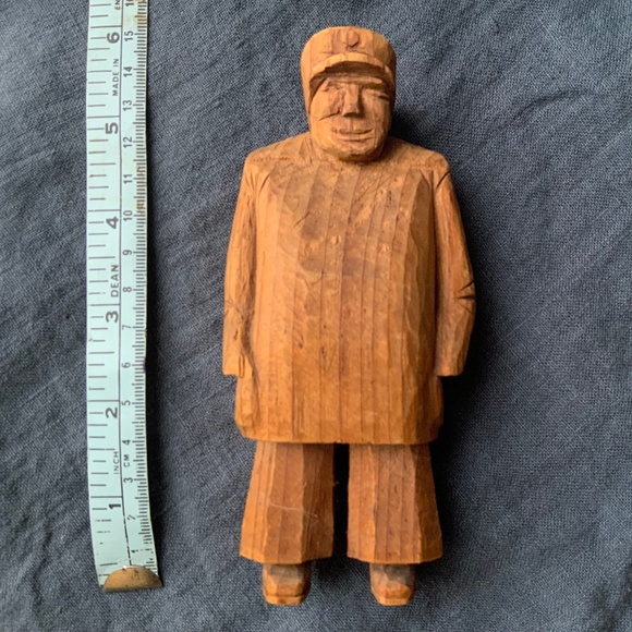 Vintage small hand-carved wooden statue - Picture 2 of 5